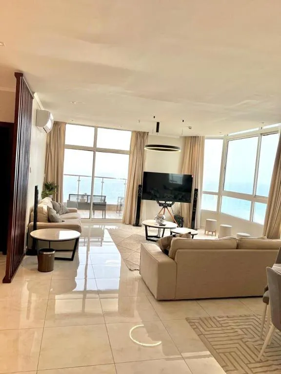 شقة مطلة على البحر